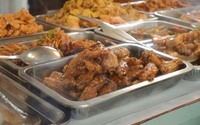 Cơm A Tố - 443 Trương Công Định