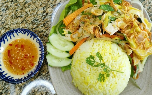 Cơm Gà Phố Hội Pha Lê - Nguyễn Lân