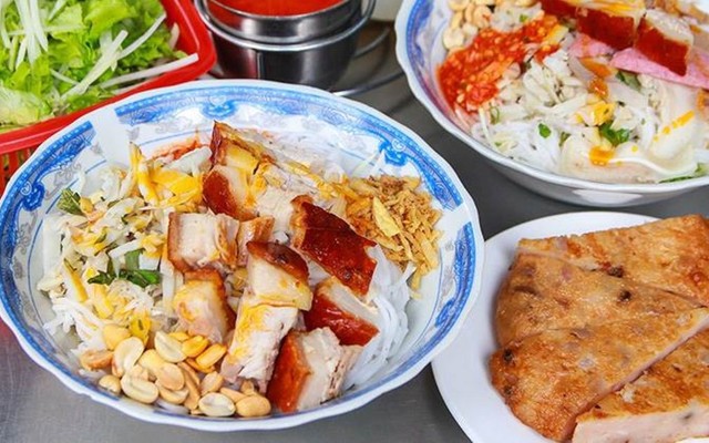CƠM GÀ CÔ BA BÉO