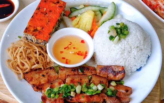 Lẩu Gà Lá É Xin Chào