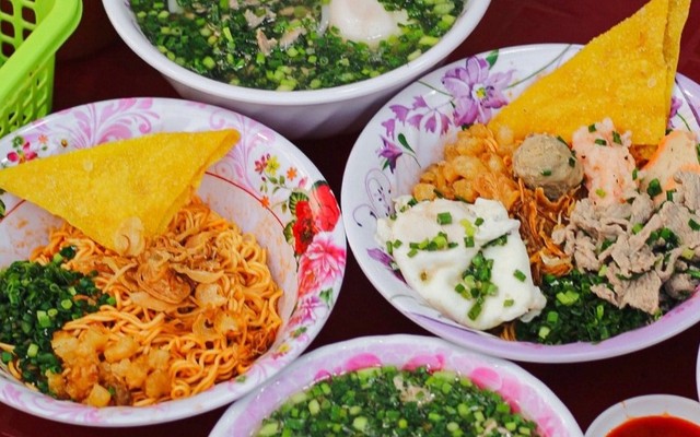 Bún Nước Cô Diễm - Bún Nước & Mì Trộn Muối Ớt - Bùi Đình Túy