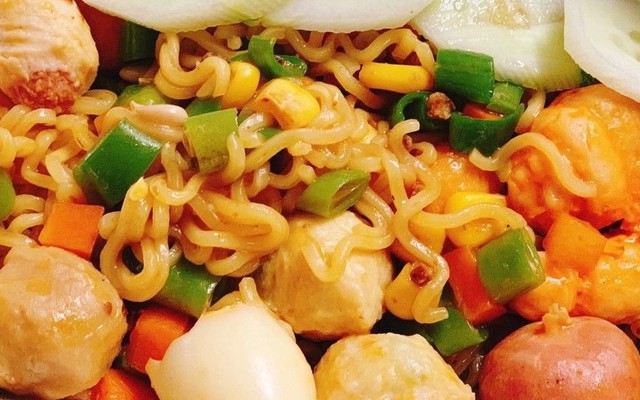 Thắng Phương Quán - Chân Gà Xả Tắc, Mì Trộn & Nước Ép