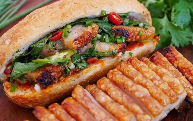 Bánh Mì Chân Giò Nướng & Coffee Mộc - Nguyễn Thị Định