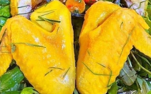Gà Ủ Muối Hoa Tiêu - Nơ Trang Long