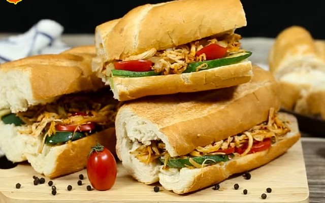 Bánh Mì Gà Bà Hòa - Trà Trái Cây