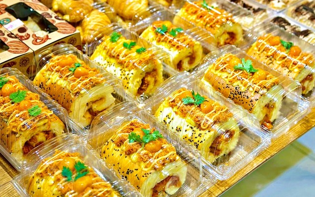 Đại Minh Bakery - Bông Lan Trứng Muối