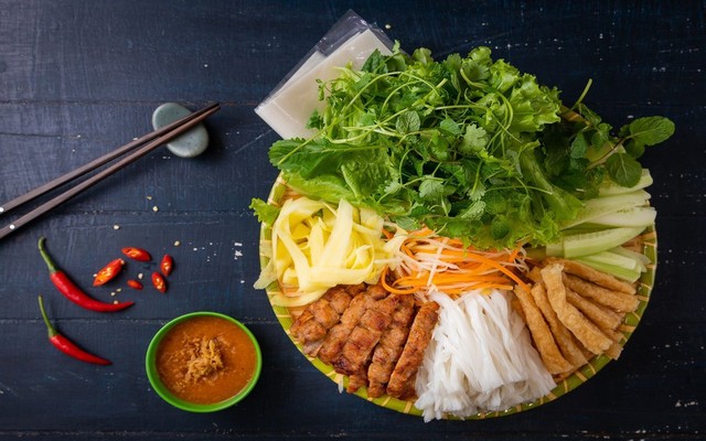Nem Nướng Nha Trang Chích Bông - Trần Cung