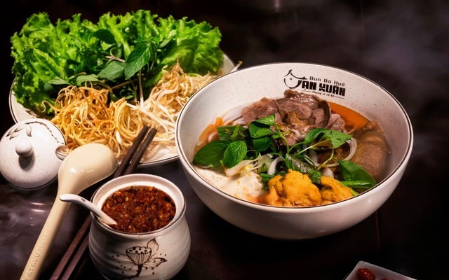 Bún Bò Huế Vạn Xuân - 119 Hồ Sen