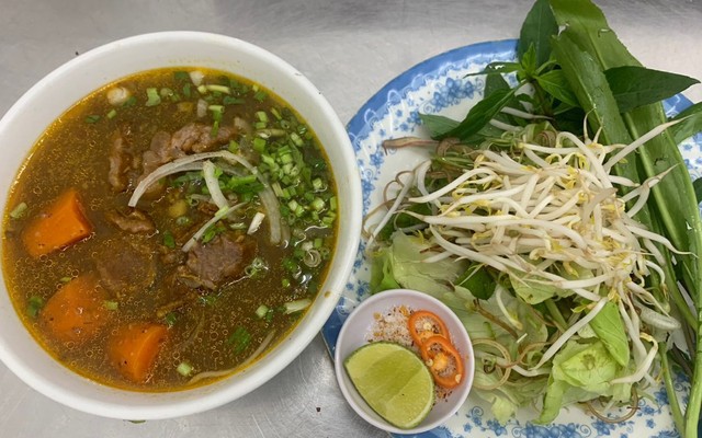 Donald Quán - Bún Bò Huế & Bánh Mì Bò Kho - Phạm Văn Thuận