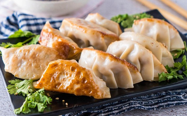 Thế Giới Món - Súp Cua , Mì Tương Đen & Bánh Xếp Chiên - Đường D3