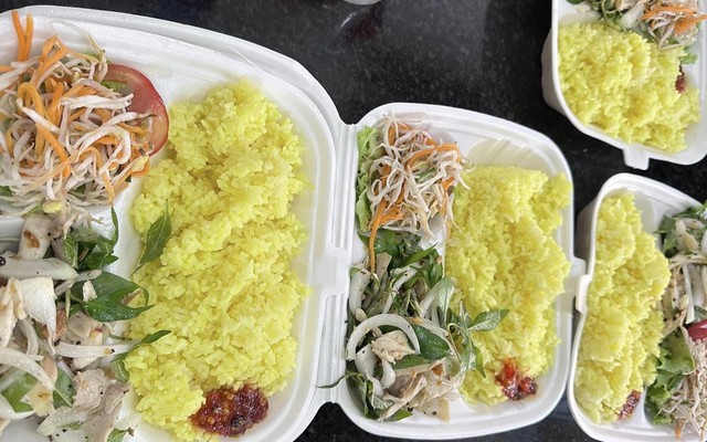 Cơm Gà Phố Hội - Mì Quảng & Bún, Miến Măng Gà Xé - Huỳnh Văn Luỹ