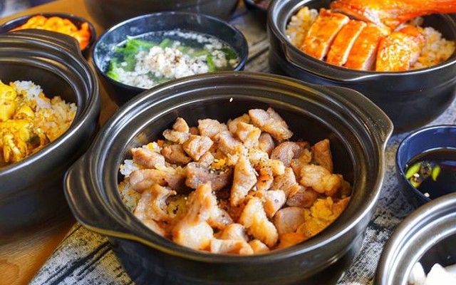 Cơm Thố Gà Gia Nguyên - Cơm Chiên Giòn