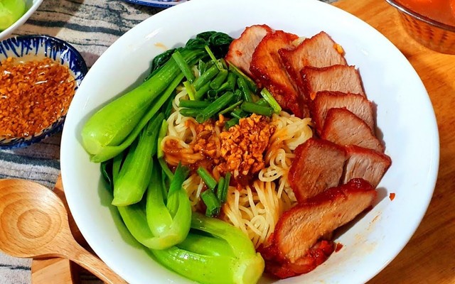 Thiên Long Ký - Mì Gà Quay Xá Xíu