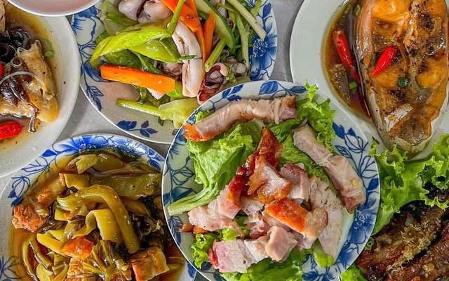 Tiệm Cơm Sơn Nhỏ - Nguyễn Văn Cừ Nối Dài