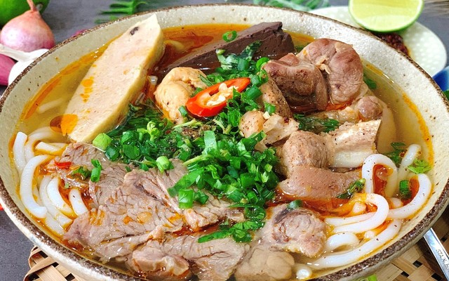 Bún Bò 76 - Nam Kỳ Khởi Nghĩa