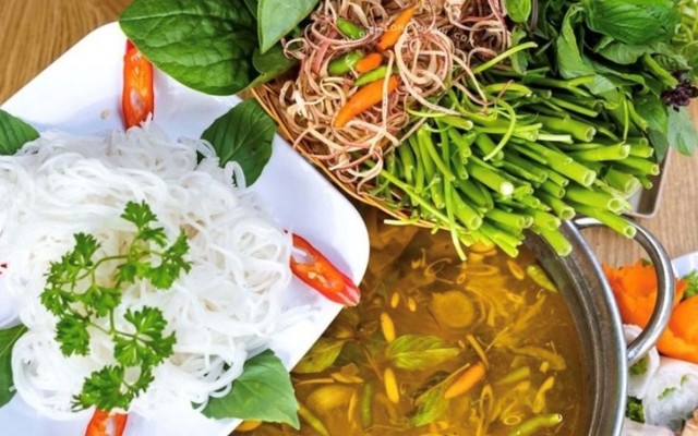 Quán Cô Ba - Cơm Trưa, Lẩu & Đồ Nướng - Trần Chiên