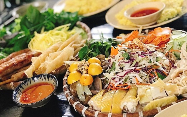 Cơm Gà Ta - Đặc Sản Phú Yên - 74 Hoa Đào