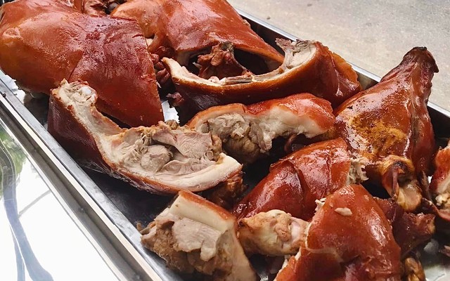 Bánh Mì Heo Quay Gia Truyền - 256 Chi Lăng