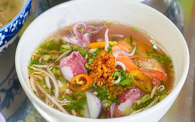 Hủ Tiếu Mực Minh Hiếu - Cách Mạng Tháng 8