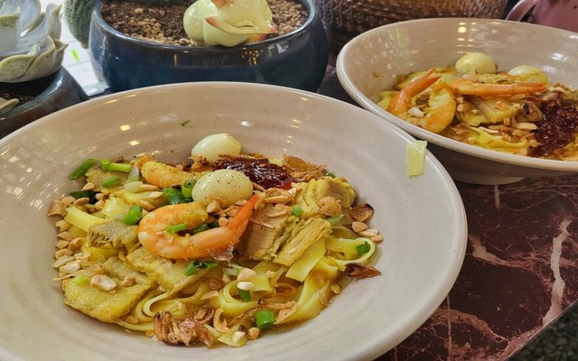 Chu Ngọc - Cơm Gà Hội An - Trung Tự