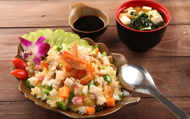 Sen Đại Việt - Món Ăn Từ Hải Sản Tươi Ngon - Bùi Viện