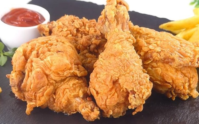 Tiệm Gà Rán 88 Hoàng Xuân Hãn - Xiên Que, Sinh Tố & Chè Thái