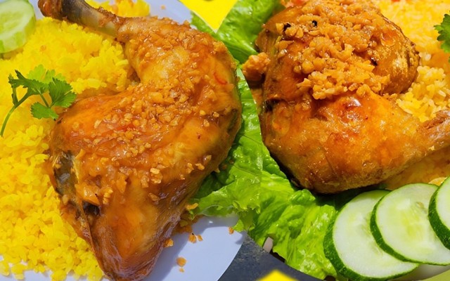 Cơm Gà Xối Mỡ Ala - Đoàn Văn Bơ