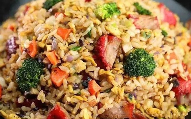 Cơm, Mì Xào T&K - Nguyễn Văn Cừ