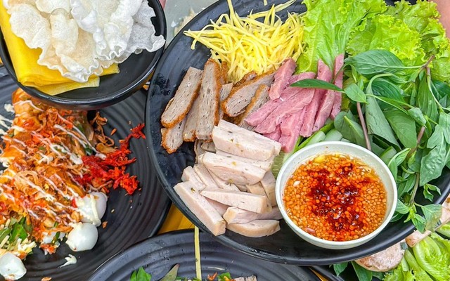 Đà Lạt Nhỏ - Bánh Cuốn, Trà & Ăn Vặt