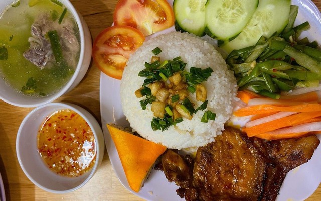 Cơm Tấm Hai Vũ - 32 Ngô Gia Tự