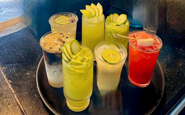 Bom Cafe - 159 Phan Đình Phùng