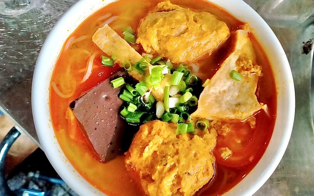 Hương - Bún Riêu Cua & Bún Bò - 83 Lê Huân