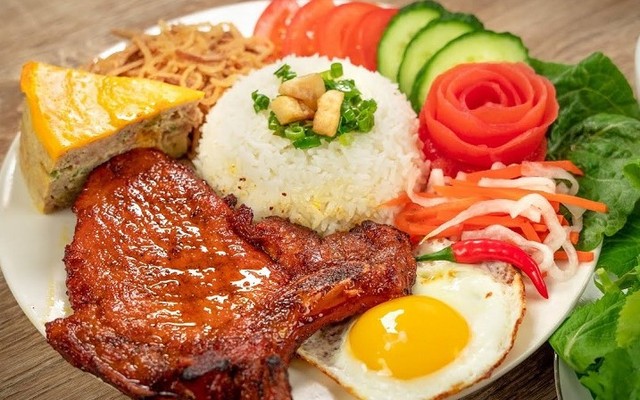 Cơm Tấm Sườn Nướng, Trà Sữa & Ăn Vặt Quận 5 - Phùng Hưng