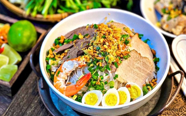 Bún Riêu & Hủ Tiếu Cô Bé - Phan Huy Ích