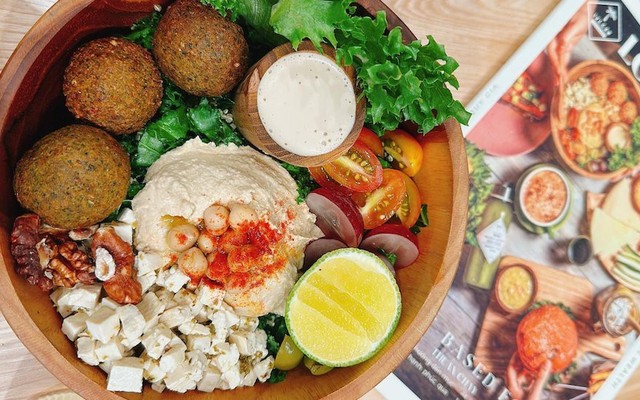 IVEGAN Saigon - Quốc Hương