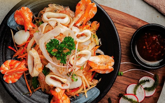 Ra Khơi Seafood & Beer - Trần Nguyên Đán