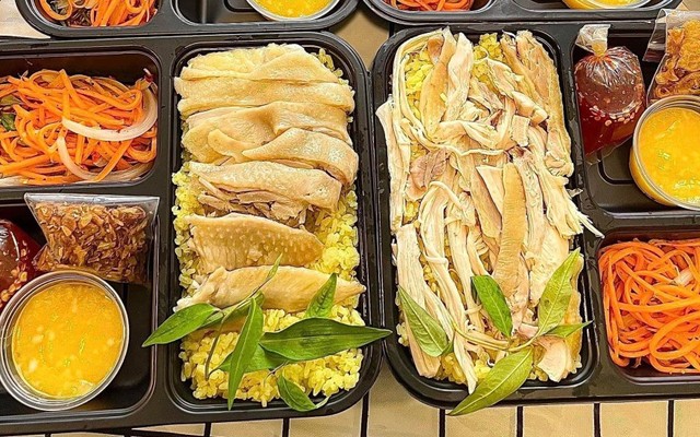 CƠM GÀ & XÔI GÀ CÔ MẮN - 64 Dã Tượng