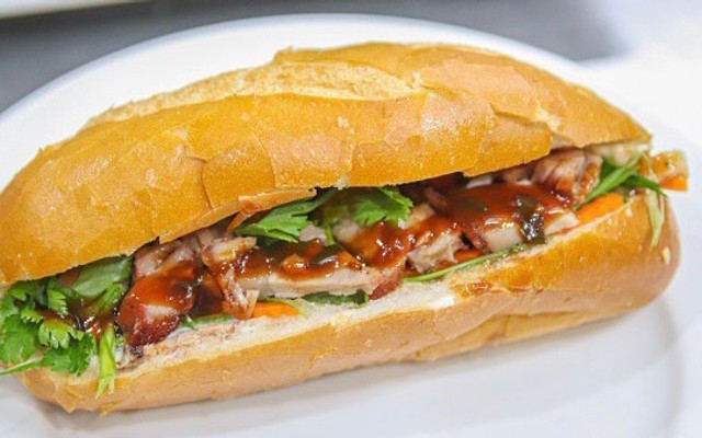 Bánh Mì - Xôi Heo Quay Thuận Lợi - Lộ Vòng Cung