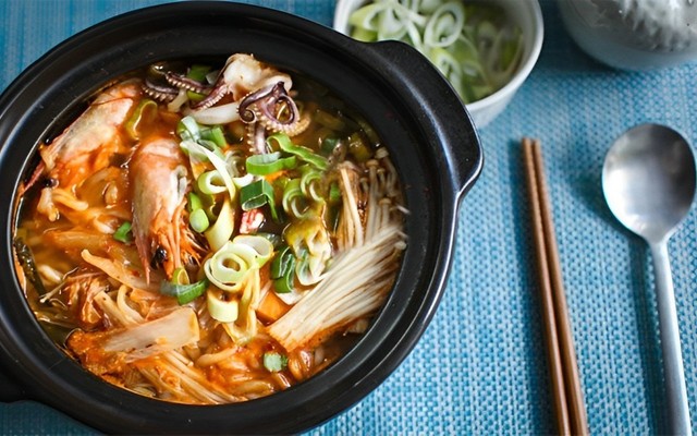 Tiệm Nhà Bin - Mì Cay, Ăn Vặt & Trà Sữa