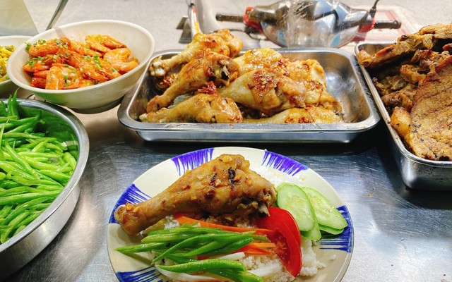 Sún Ka - Cơm Sườn Nướng Máy - Lê Bình