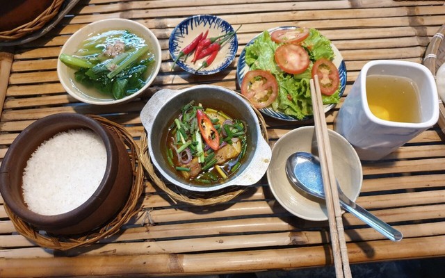 Nhà Hàng Hải Sản & Cơm Niêu - Mỹ Duyên