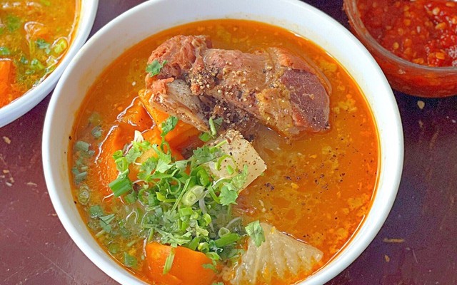 Bánh Mì Lagu - Bò Kho Cô Bình