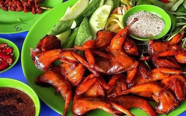 Chân Gà Nướng Đức Hạnh - Phạm Văn Bạch