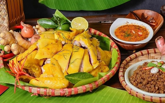 Hương Vị Việt - Gà Rán, Gà Ủ Muối & Gà Hấp - Thụy Khuê