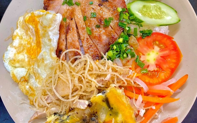 Cơm Tấm 3 Chị Em - Nguyễn Kim