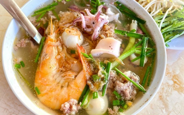 Hủ Tiếu Mực Vũng Tàu - Võ Thị Sáu