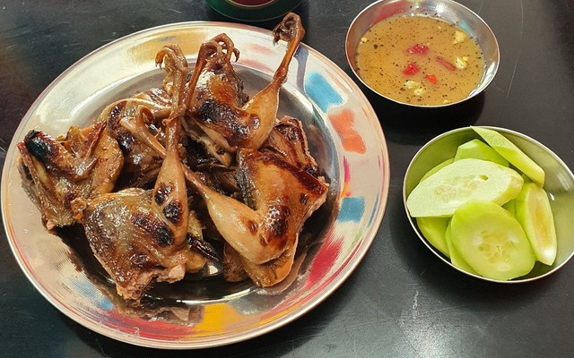 Chân Gà Nướng & Chim Cút Nướng - Chú Tùng - Trúc Bạch