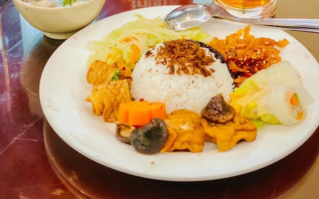 Cơm Chay Diệu Như - Nguyễn Văn Quá