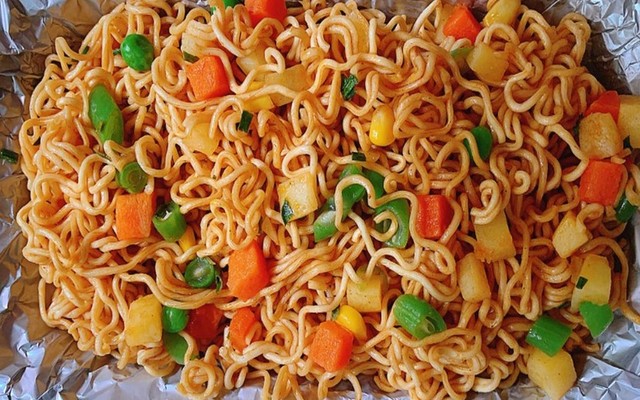 Mì Trộn & Bánh Đa - Cú Đêm