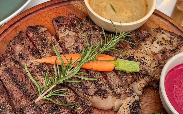 Hideout - Kitchen & Bar